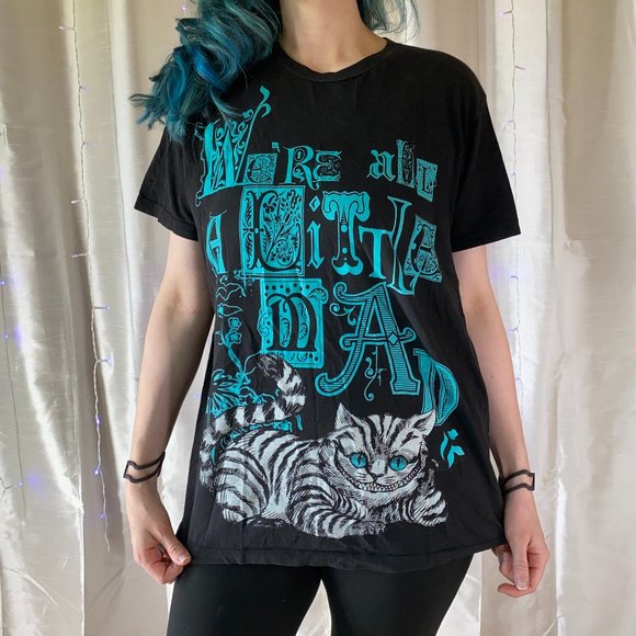 Alice in Wonderland Hot Topic Graphic Tshirt (2010) Large - Picture 3 of 3
